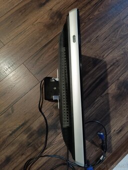 Predám LCD monitor HP w2007v 20palcov - 4