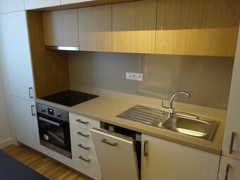 1- IZB komplet NOVO zariadený BYT v RUŽINOVE - 4