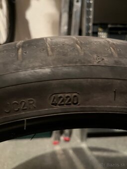 Pneu 225/40 R18 - 4