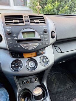 Predam Toyota Rav4 - 4
