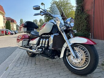 Triumph Rocket III, Touring 2.3i - 4