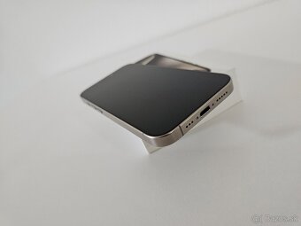 Apple iPhone 15 Pro - 4