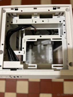 Thermaltake The Tower 200 mini tower - 4