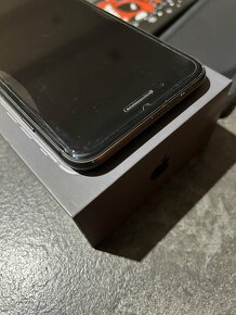 Iphone 8 Plus 64 GB Space Grey - 4