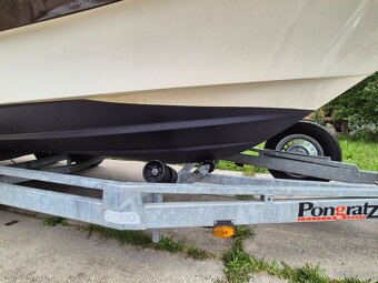 Predám Motorový čln Galia 630 sundeck s Honda BF200 - 4