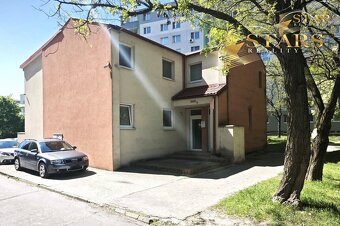 Prenájom miestnosť 25 m² v polyfunkčnej budove v Šamoríne, u - 4