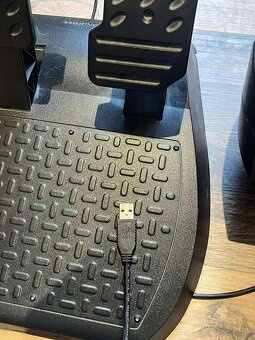 Predám Thrustmaster Ferrari Racing volant pre PC / PS3 - 4