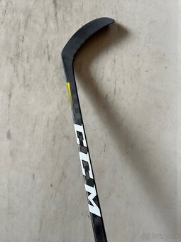 Predám hokejku CCM Supertacks AS2 PRO INT - 4