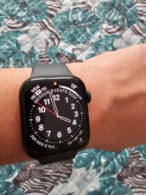 Predám takmer ročné Apple Watch 8, 45mm (väčšie) - 4