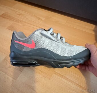 Pánske topánky Nike Air Max Invigor  UK10 - 4