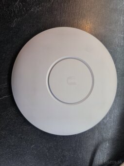 Ubiquiti UniFi UAP-AC-PRO + TP LINK switch - 4