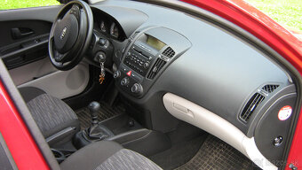 Kia Ceed 1,4 r.v. 2009 - 4