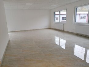 Na prenájom 980 m2 skladovo-kancelársky objekt BB - 4