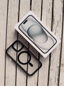 iPhone 15 čierny (128GB) - 4