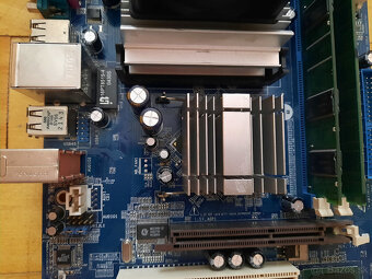 Retro zakladna doska Asrock P4I48 + CPU + RAM - 4