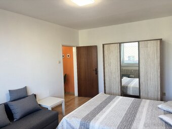 1-izb. byt na Juhu s balkónom - 4