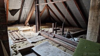 DOM V BLIZKOSTI CENTRA V TICHEJ LOKALITE - 4