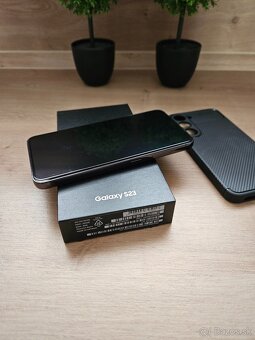 Samsung Galaxy s23 black - 4