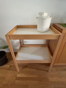 IKEA prebaľovací stôl + koše - 4