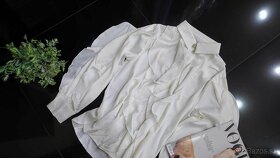 biela satenova bluzka s volanikmi - 4