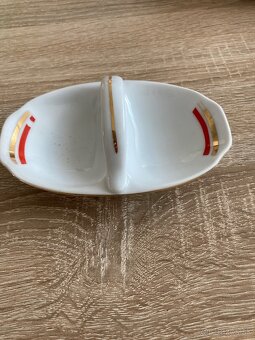 Taniere a nádobka od obedovej súpravy - 4