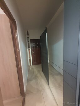 Dobrý deň predám alebo vymením za rodinný dom 2 izbový byt - 4