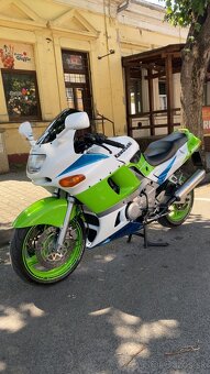 Kawasaki ZZR 600 - 4