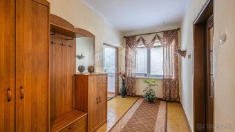 Chyžka v tichej uličke Zálužíc - 4