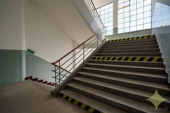 Ponúkam na predaj výrobno - skladové priestory Partizánske - 4