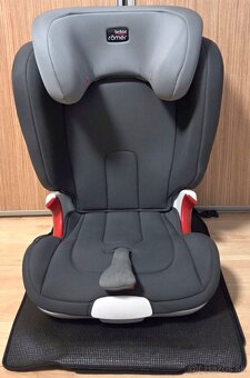 Predam detsku autosedacku Britax Römer KIDFIX II XP - 4