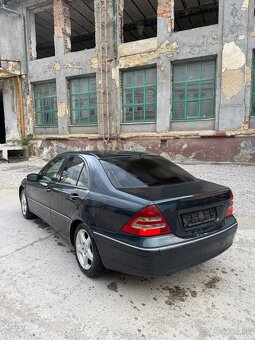 2x Mercedes C - 4