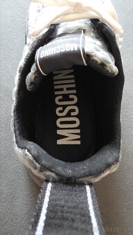 Predám Moschino tenisky/42 - 4