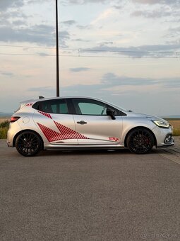RENAULT CLIO RS TROPHY AKRAPOVIČ - 4