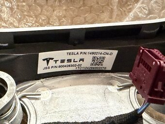 Tesla Steering wheel - 4