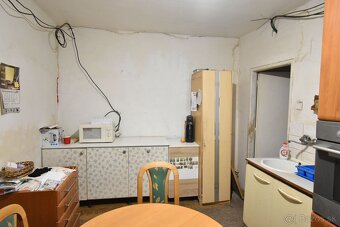 Víkendový dom na krásnom pozemku 2.934m2 - 4