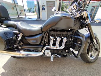 Triumph Rocket III Roadster - 4