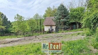 Pozemok 702 m2 v atraktívnej lokalite nad Račou - 4