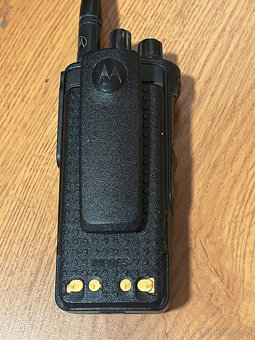 Vysielačka motorola DP4400 UHF - 4