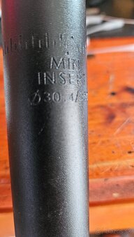 Sedlovka odpruzena 30,4mm - 4