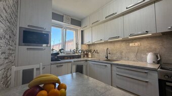 SLOVREAL na predaj kompletne zrekonštruovaný 2,5i byt, Žiar  - 4