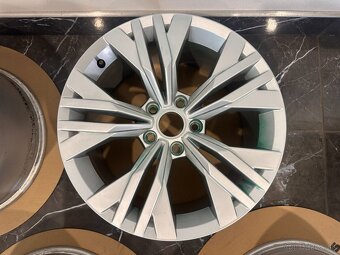 original kolesa VW Passat B8 3G0601025T Alltrack - 4