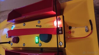 Zavážacia loďka Shark. - 4