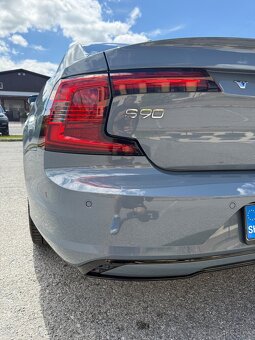 Volvo S90 B5 AWD (4x4), 173 kW + 10 kW Mild Hybrid - 4