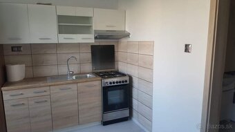 Ponúkam na prenájom zrekonštruovaný zariadený 1 izbový byt - 4