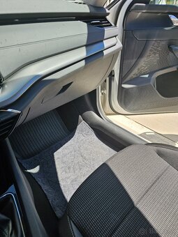 Škoda Octavia combi 2.0 TDI, top stav - 4