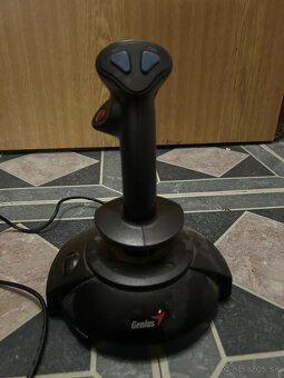Volant Logitech + joystyk - 4