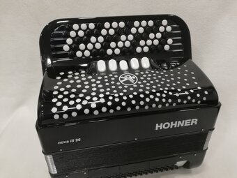 chromaticky akordeon Hohner Nova 96 basovy - 4