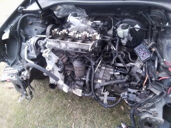 Motor 1.9d golf 5 rok 2008 - 4