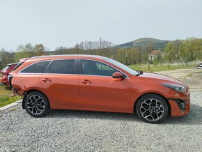 KIA CEED SW GT - LINE - 1900KM, 2024, LUXUSNÍ VÝBAVA - 4