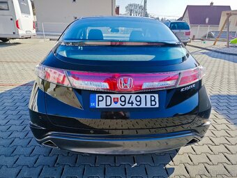 Honda Civic 1.8 benzin - 4